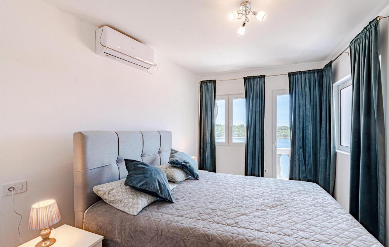 Awesome Apartment In Blato Blato (Korcula) Buitenkant foto