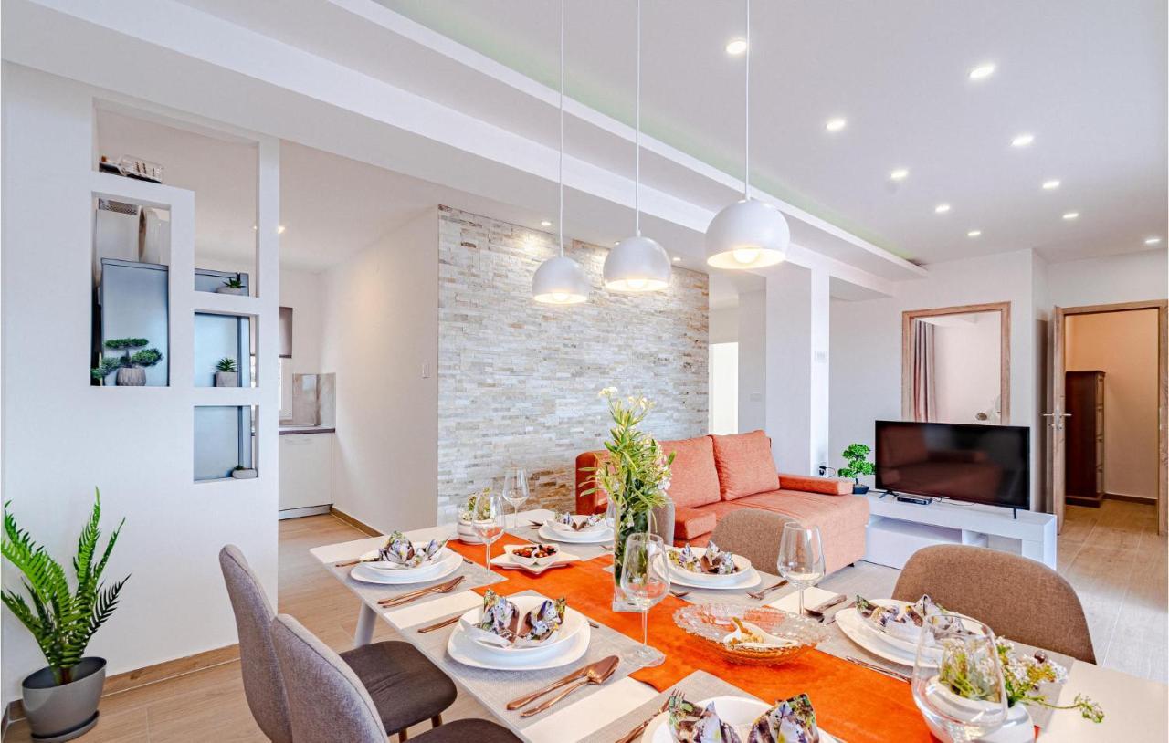 Awesome Apartment In Blato Blato (Korcula) Buitenkant foto